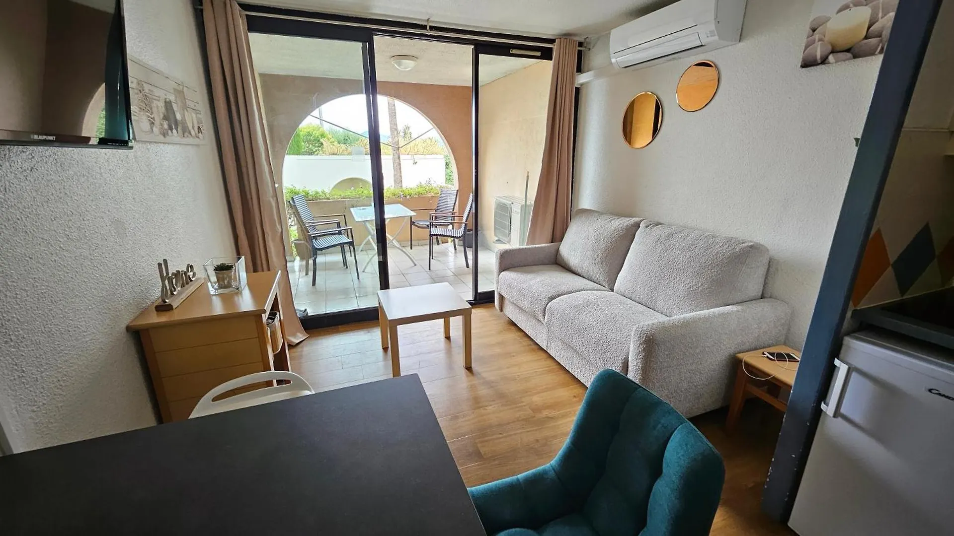 Magnifique T2 Climatisation - Grande Terrasse, Piscine Et Apercu Mer 칸느 아파트