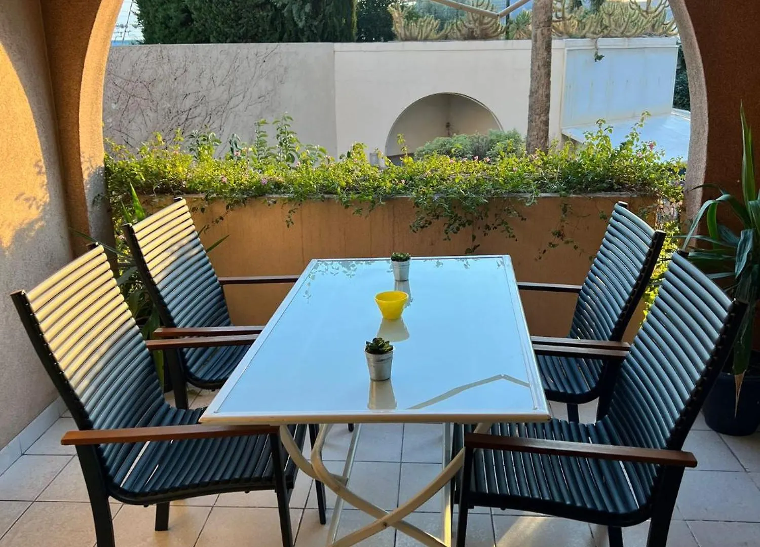 Appartement Magnifique T2 Climatisation - Grande Terrasse, Piscine Et Apercu Mer Cannes Frankrijk