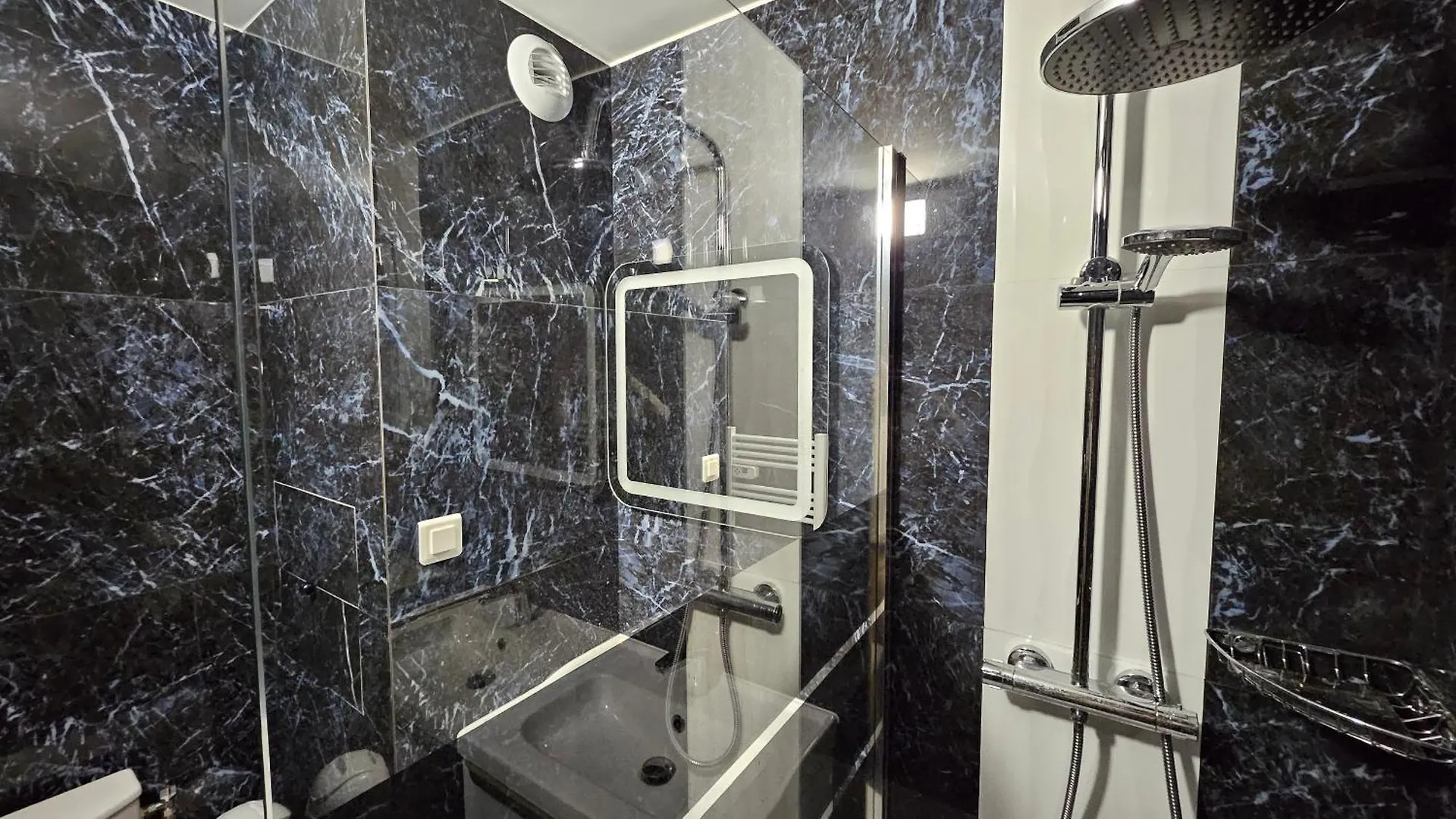 Appartement Magnifique T2 Climatisation - Grande Terrasse, Piscine Et Apercu Mer Cannes